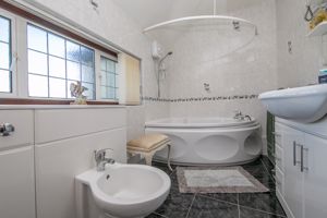 GUTTERIDGE HALL LANE- click for photo gallery